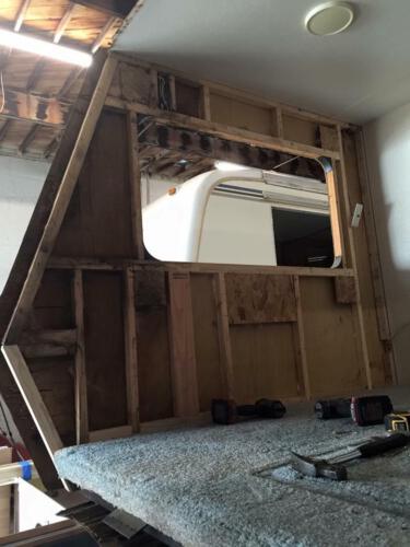 5th Wheel - Dry Rot and Mold Damage. 